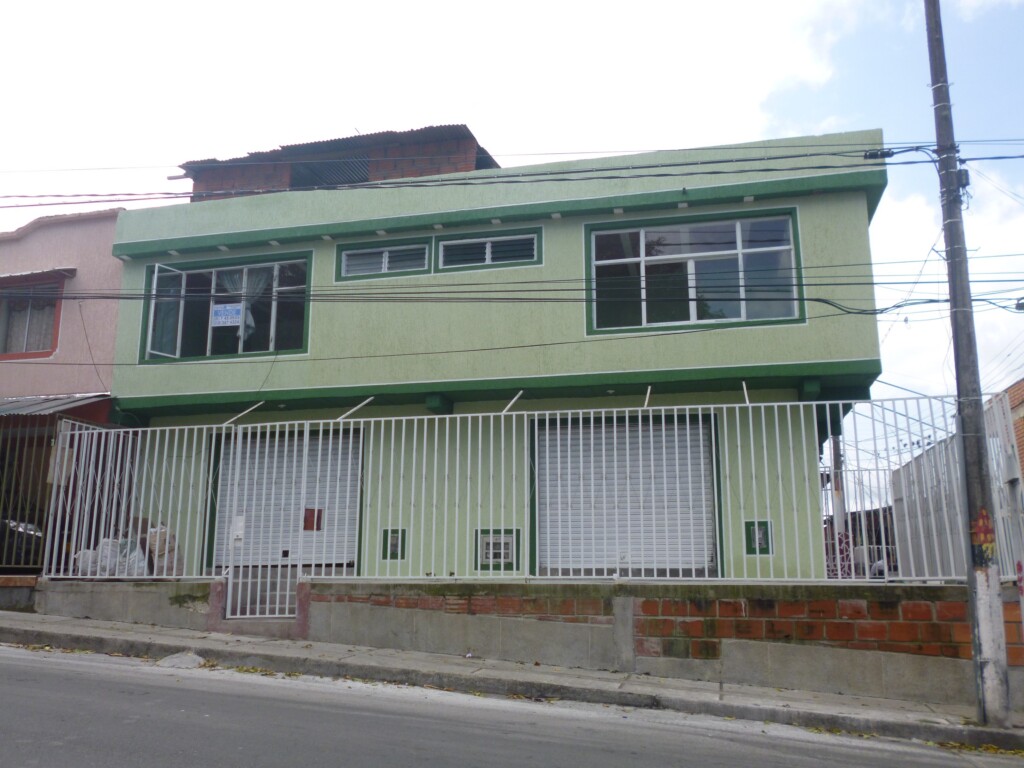 Casa en Armenia, Bosques de Pinares (Ref: 10338)