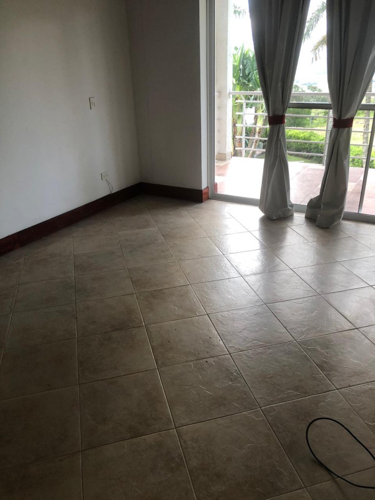 OFICINA PARA RENTA EN LA TEBAIDA