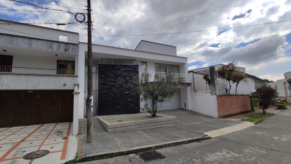 CASA PARA VENTA EN ARMENIA