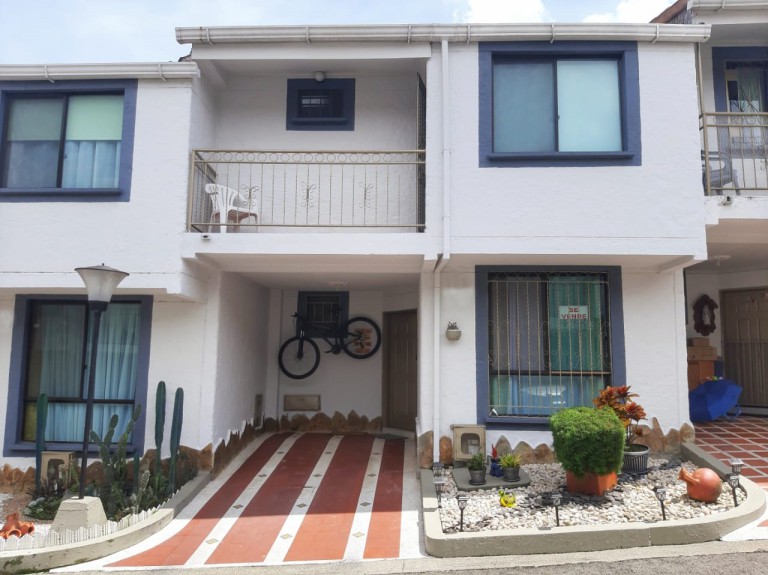 Casa en ARMENIA, AVENIDA 19 NORTE (Ref: 12042)