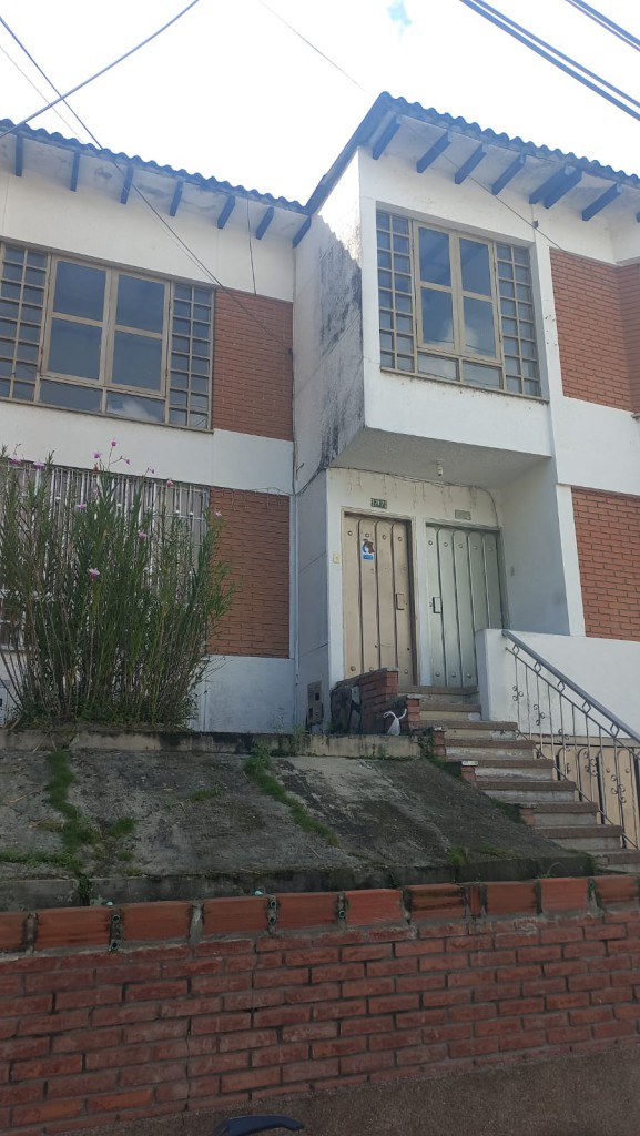 Casa en ARMENIA, LOS PROFESIONALES (Ref: 12843)