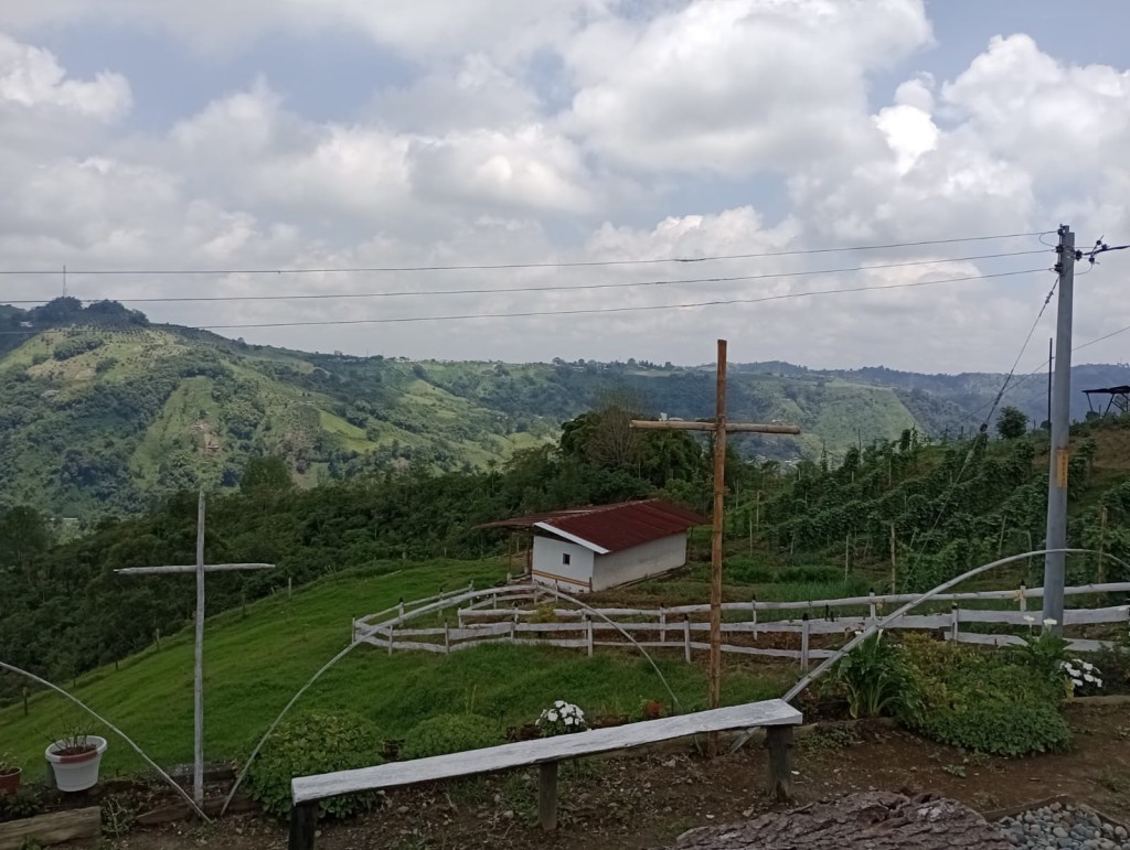 Finca en SANTA ROSA DE CABAL, VEREDAEL CEDRAL (Ref: 12334)