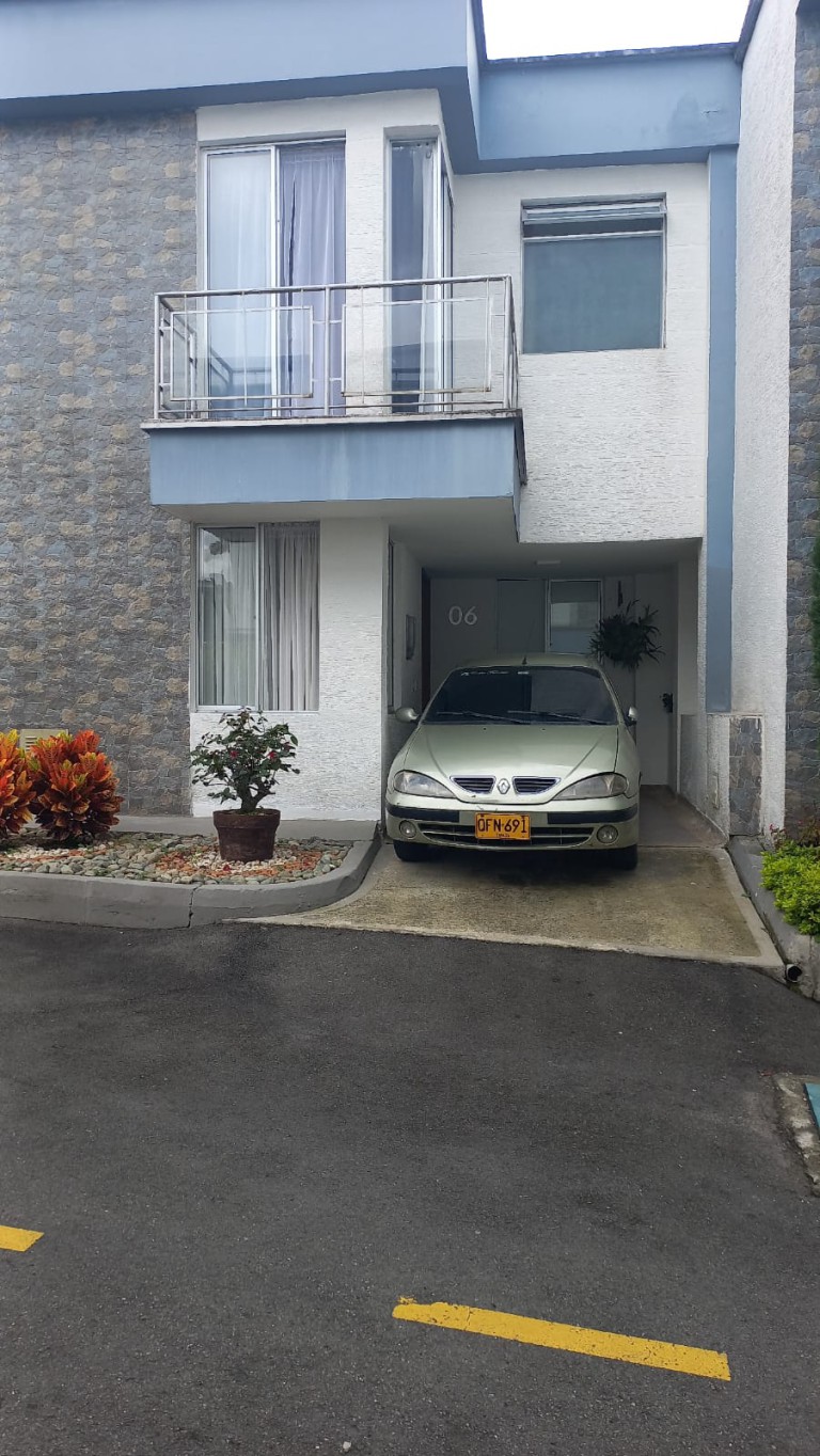 Casa en ARMENIA, AVENIDA CENTENARIO (Ref: 12669)