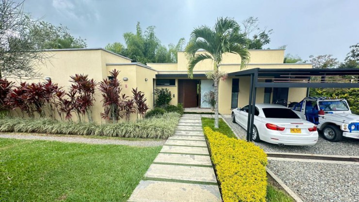 CASA CAMPESTRE PARA VENTA EN TEBAIDA