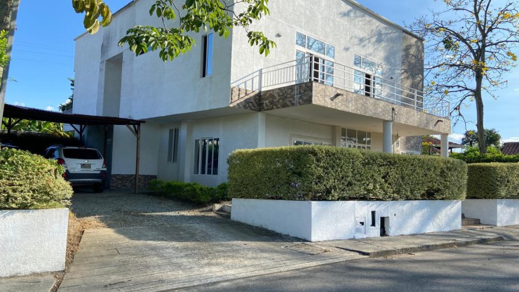 CASA CAMPESTRE PARA VENTA EN TEBAIDA