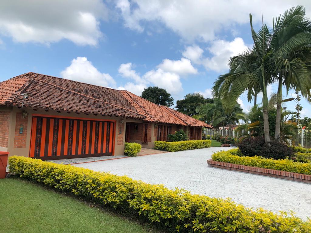 Casa campestre en CARTAGO, VIA QUIMBAYA – CARTAGO (Ref: 12764)