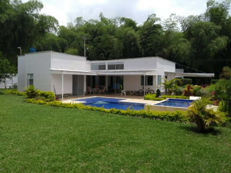 Casa campestre en ARMENIA, EL CAIMO (Ref: 11936)