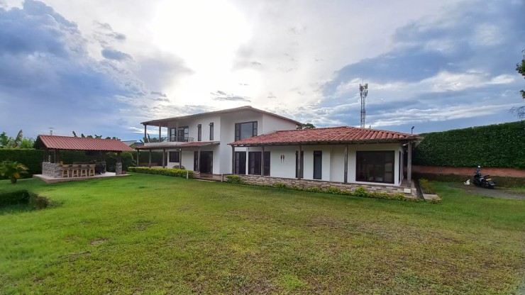 CASA CAMPESTRE PARA VENTA EN ARMENIA