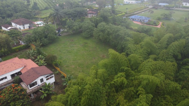 LOTE CAMPESTRE PARA VENTA EN TEBAIDA