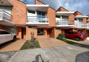 3 Bedrooms Bedrooms, ,3 BathroomsBathrooms,Casa,Venta,2749
