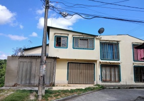 4 Bedrooms Bedrooms, ,1 BañoBathrooms,Casa,Venta,2917